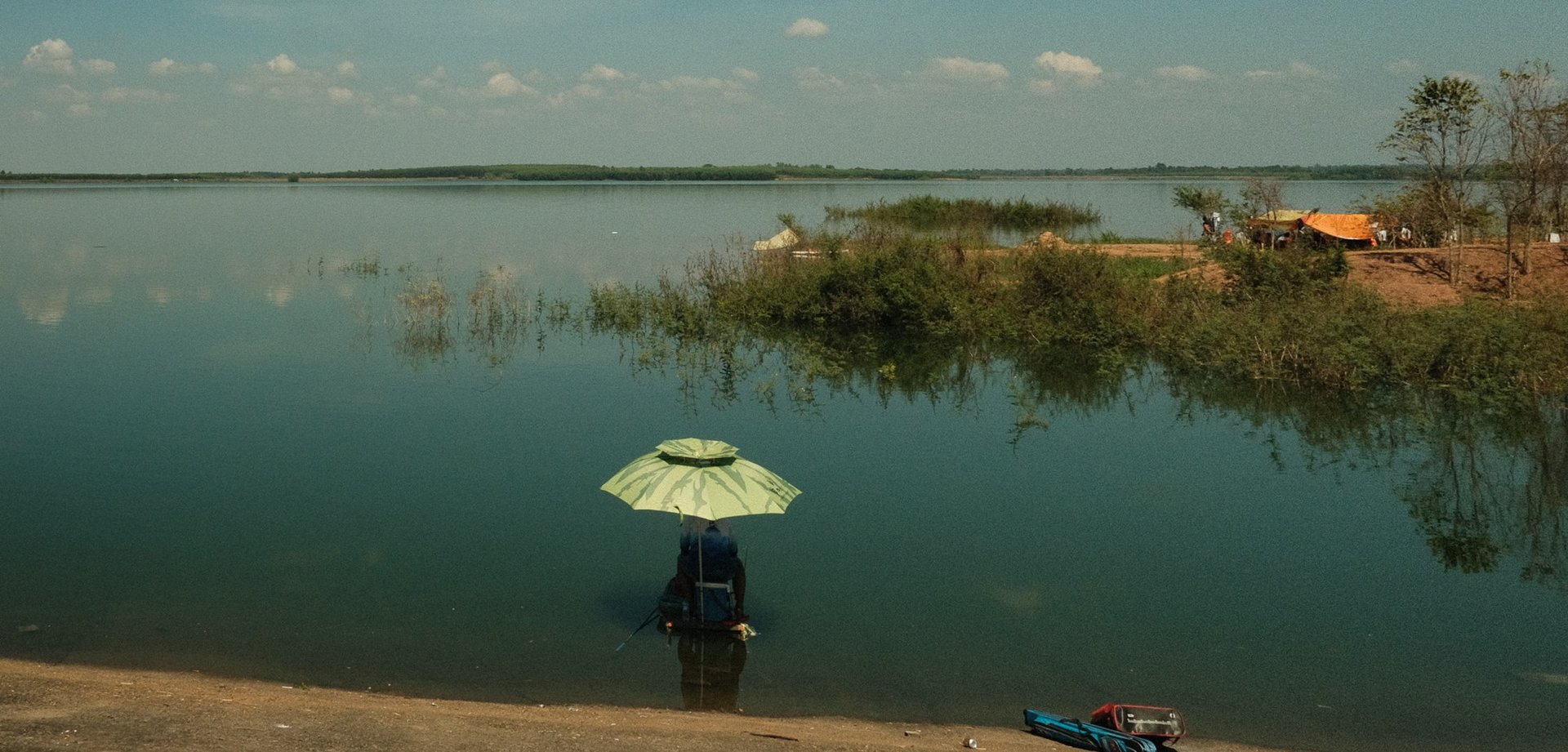 Picnic at Trị An Lake: a change of air