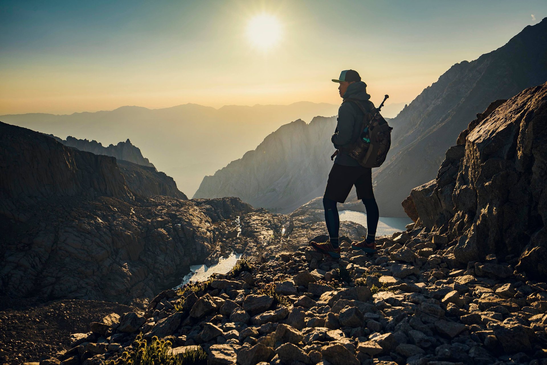 Chinh phục đỉnh núi cao nhất 48 bang nước Mỹ - Mount Whitney