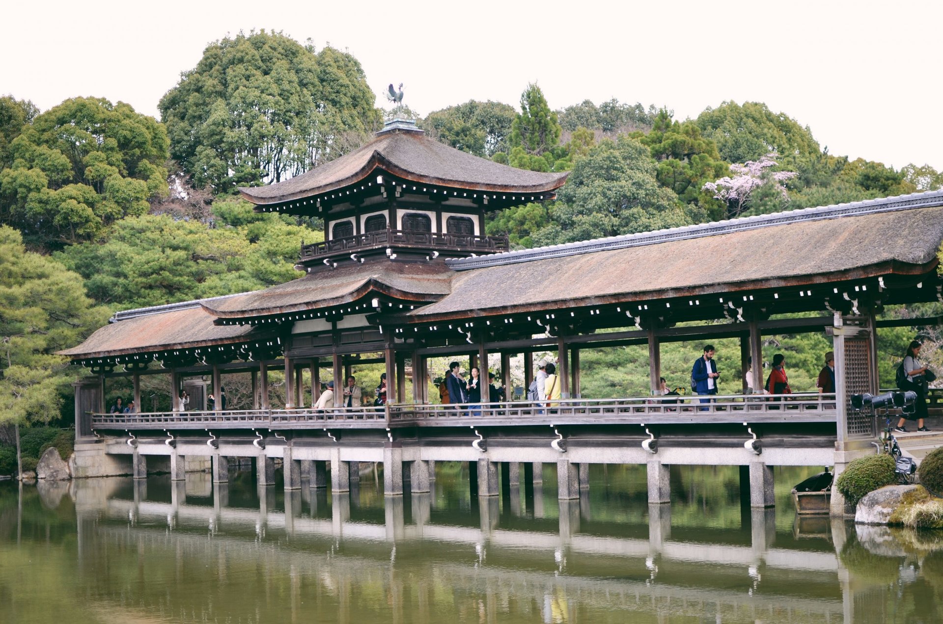 Một góc ở Heian-jingu nhìn phong cách thật “Tô Châu Hàng Châu” =))))