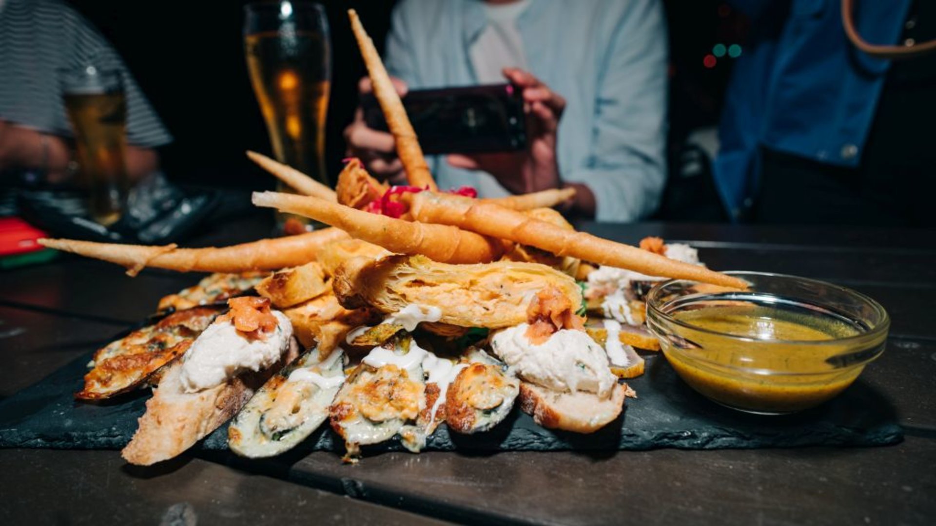 Noumea - Food at MV Lounge (photo © Sicil Sicilia-NCTPS)