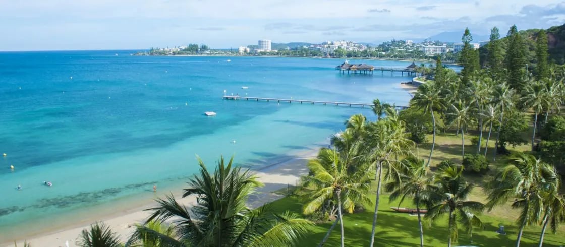 French Island New Caledonia in Pacific, Seasons in the sun