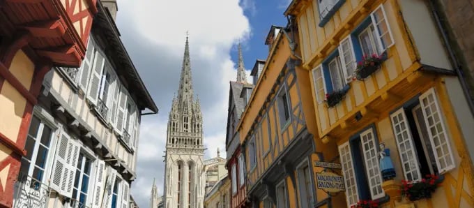 © Yannick LE GAL / Tourisme Bretagne  —  The Cité d'Art in Quimper.