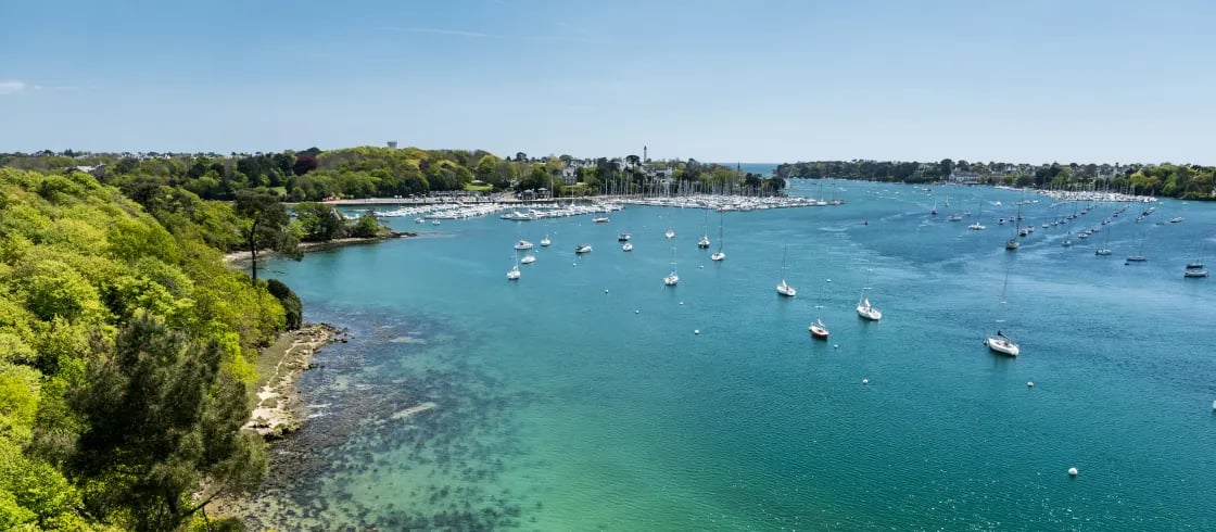 Stroll between land and sea in southern Finistère