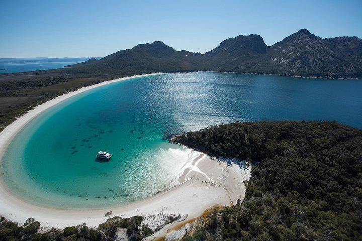 Wineglass Bay Cruise from Coles Bay