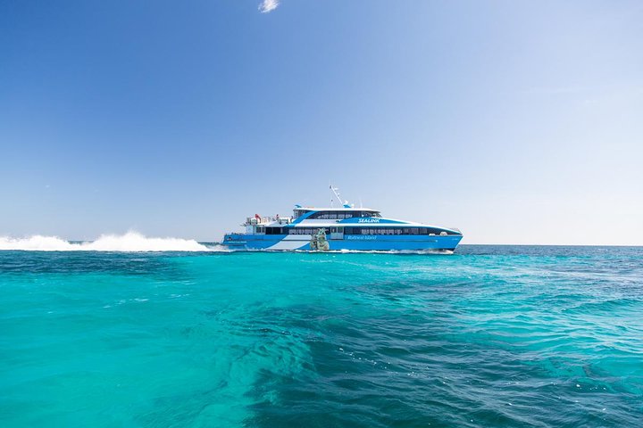 Fremantle to Rottnest Island Roundtrip Ferry Ticket