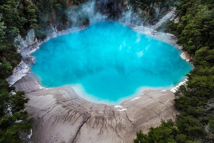 Rotorua based Small Group Morning Tour Waimangu and Wai O Tapu