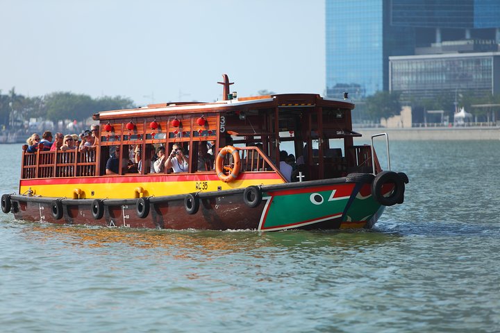 Private History & Culture Tour with River Cruise, Hawker Dinner & Tea Tasting