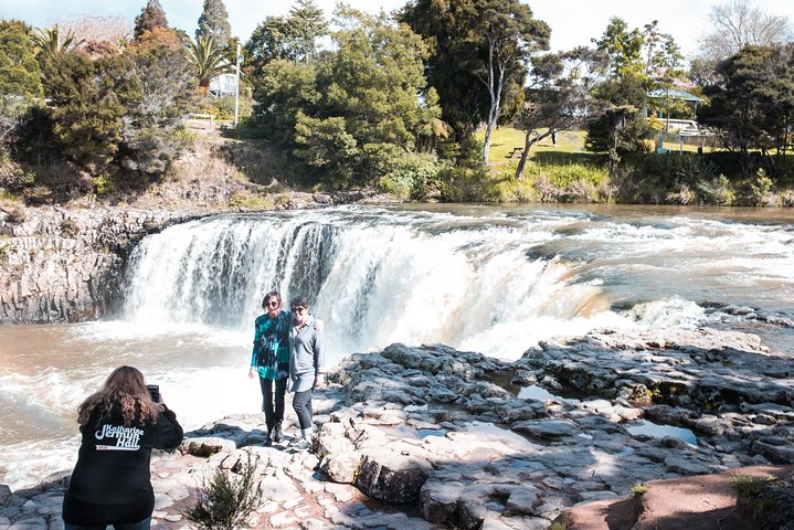 *Popular Cruise Ship Tour* Bay of Islands and Glow Worm Caves Shore Excursion