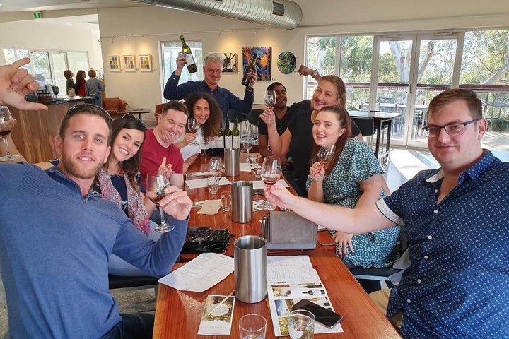 Barossa Valley Wineries Tour with Tastings and Lunch from Adelaide