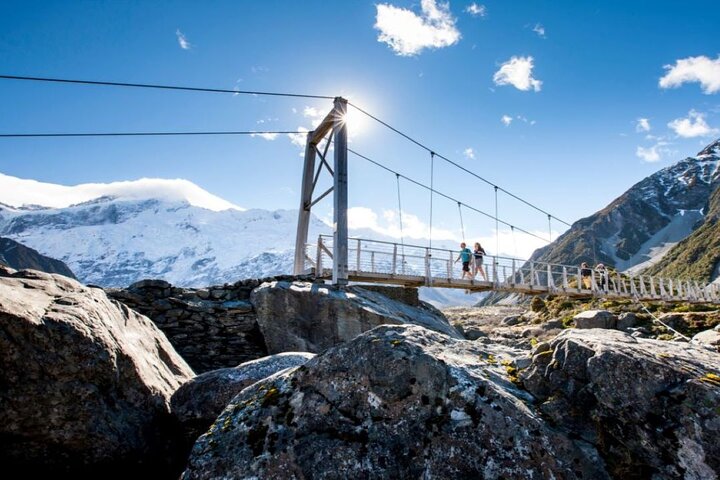 Mt Cook & Hooker Valley Hike Small Group Tour from Queenstown