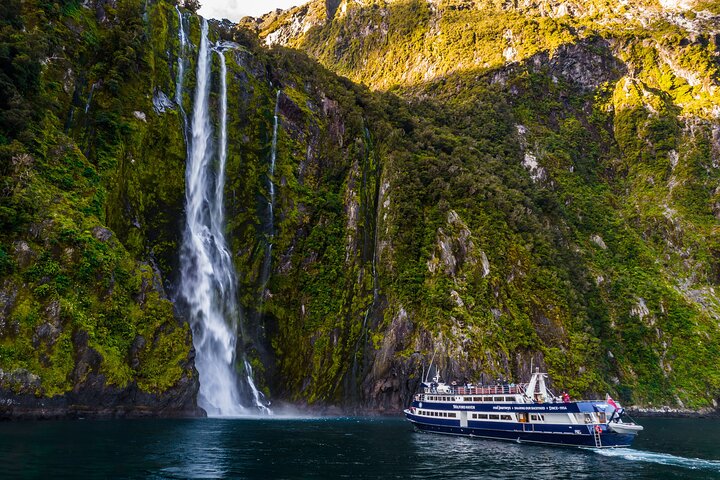 Milford Sound Cruise - RealNZ