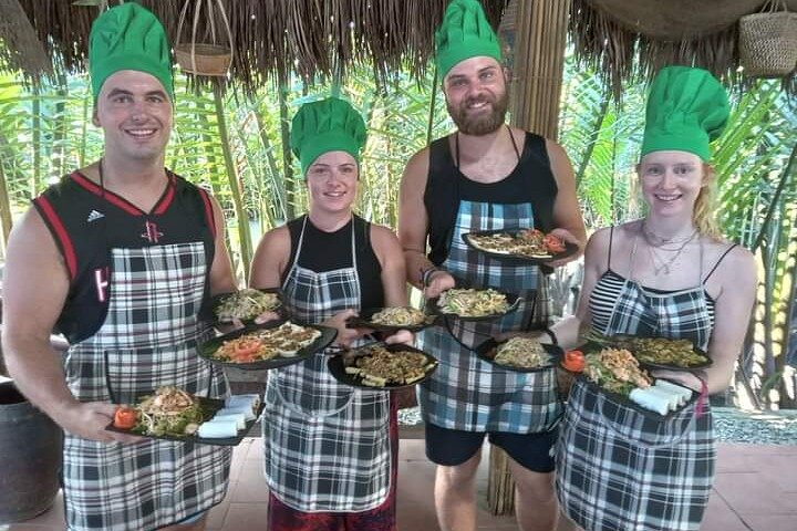 Hoi An Eco Cooking Class(Local market, Basket boat, crab fishing& cooking class)