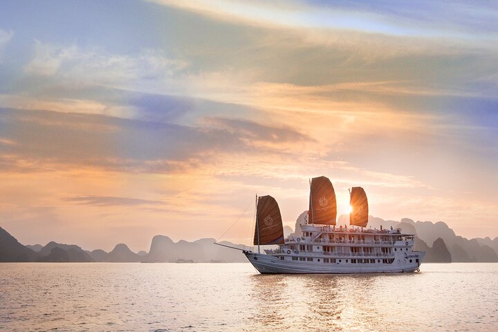 5 Star Hera Boutique Cruise - Halong Bay - All Inclusive 2D1N