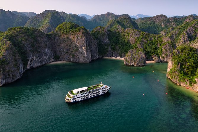 Mon Chéri Cruises 5 star: Amazing 3 days exploring Halong & Cat Ba island