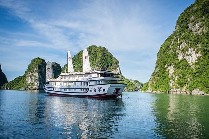 Halong - Bai Tu Long Bay 2 Day 1 Night Cruise