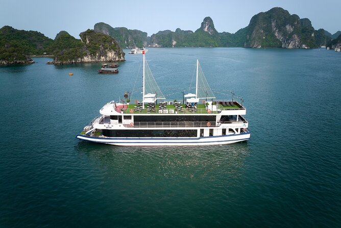 BEST SELLER - Halong 5 Star Day Cruise: Buffet, Wine & Jacuzzi