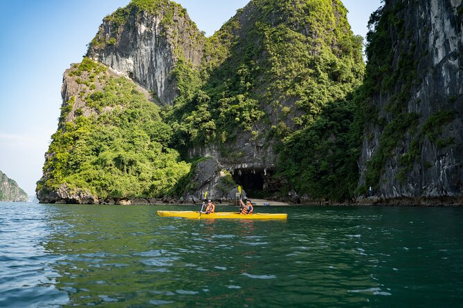 3-Day Cruise Tour to Halong Bay and Lan Ha Bay from Hanoi